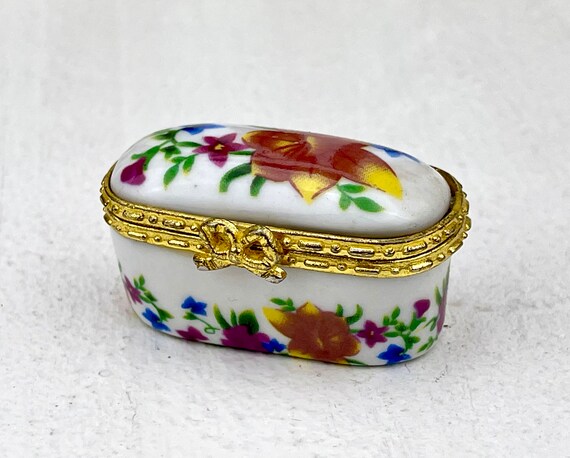 Mini Vintage Jewelry Box, Trinket Box, Porcelain Pill Box - Etsy