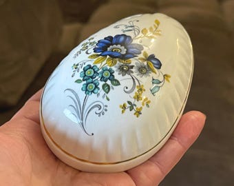 Trinket box with lid, Royal Tara Ireland Egg shaped box