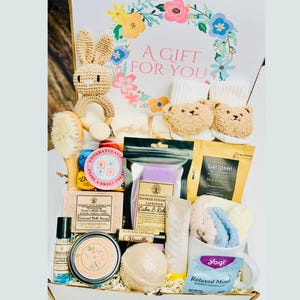 New Mom Spa Gift Box, New Baby Gift, Pregnancy Gift, Baby Shower Gift, Self Care Gift for New Mom, Pamper Gift for Her, Congrats Mom Gift