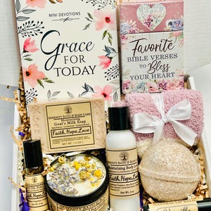 Caixa de presente cristã, caixa de presente de spa devocional inspiradora, pacote de autocuidado para mulheres, caixa de presente de aniversário, pensando em você, presente para ela
