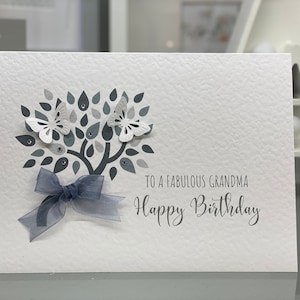 Oma alles Gute zum Geburtstagkarte, fabelhafte Oma Geburtstagskarte, Oma Karte, Andenken Karte, Luxus Oma Geburtstagskarte, Schmetterlinge und Schleife