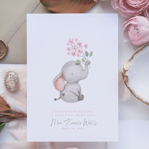 Nouvelle carte de bébé fille personnalisée, nouvelle carte de parent, nouvelle carte de bébé, carte de détails de naissance, nouvelle carte de bébé, animaux de safari, carte de nom, éléphants