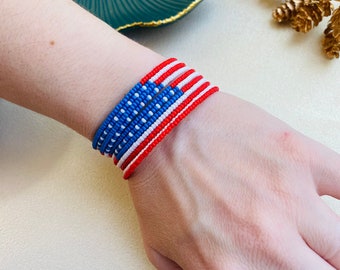 American flag Seed Beaded Bracelet, Wide Memory Wire Bracelet, Patriotic Wrap Bracelet, Independence Day bracelet, Unique Layered Bracelet