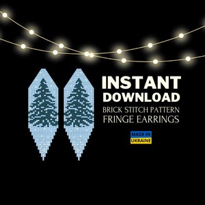Peut inclure: Graphique de téléchargement numérique présentant deux boucles d'oreilles à franges en point de brique bleu clair avec un motif de sapin de Noël bleu foncé. Le texte indique "Téléchargement instantané" et "Motif de point de brique Boucles d'oreilles à franges".