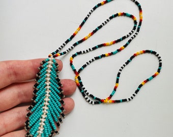 Bunte perlenkette, Federhalskette, Indigener Stil Halskette, Boho Hippie Halskette, Ethno-ästhetik-Halskette Türkis