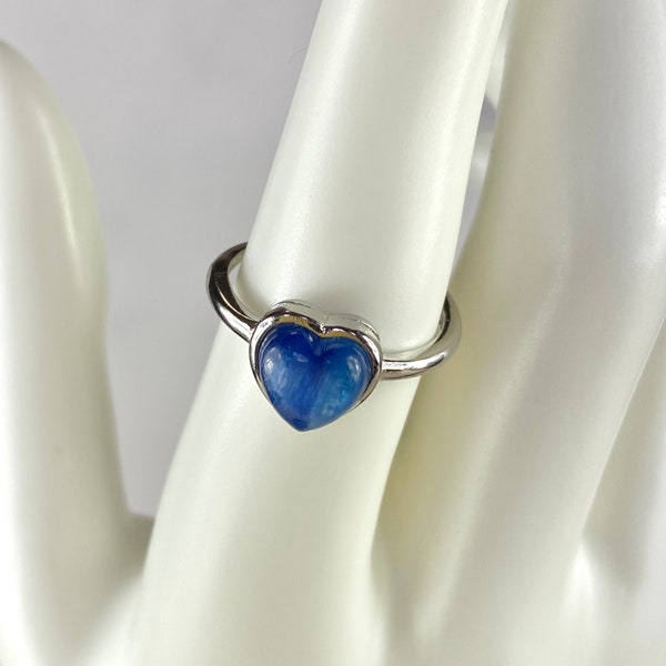 Blue Kyanite Heart Ring, Adjustable sized Blue Kyanite ring, Healing crystals & Stones, crystal ring