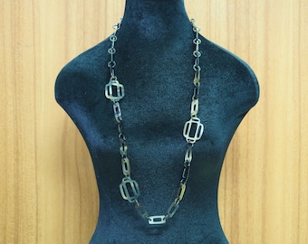 Collier en corne de buffle naturelle 40 po.