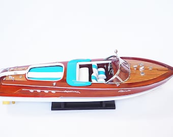 RIVA AQUARAMA houten bootmodel van 53 cm