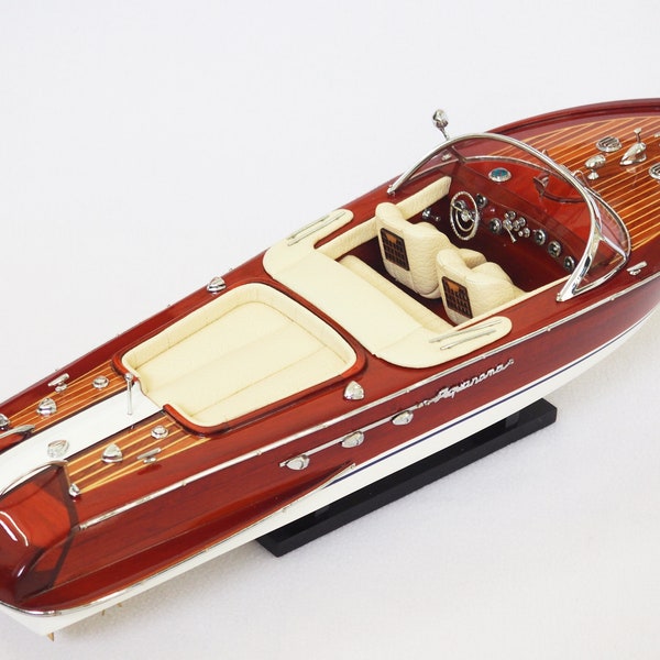 RIVA AQUARAMA 21" (53 cm) Wood Boat Model