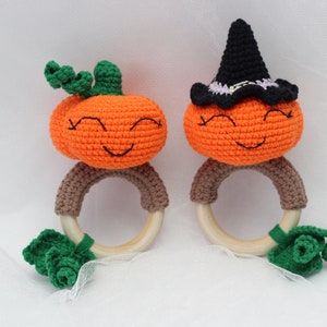 Crochet pumpkin rattle, Little pumpkin baby shower, Halloween baby gift, Pumpkin baby shower gift, autumn baby shower