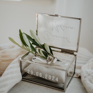 Ringdoosje zilver | Ringdoosje van glas, vierkant, optioneel met ringkussentje zand gepersonaliseerd voor de bruiloft