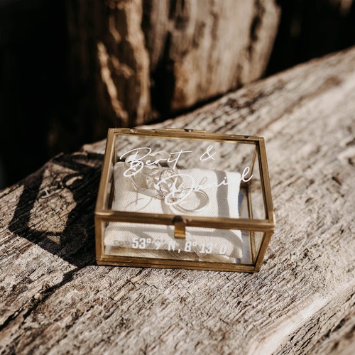 Coffret à bagues doré avec coussin beige | Coffret à bagues carré en verre | Cadeau de mariage personnalisé