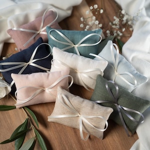 Ringkissen für Ringbox | Hochzeit personalisiert | Seidenband, verschiedene Farben | Handgemachtes Kissen für Eheringe