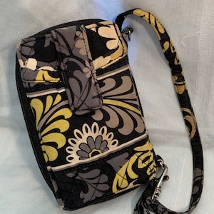 Vera bradley carry it all wristlet 2025