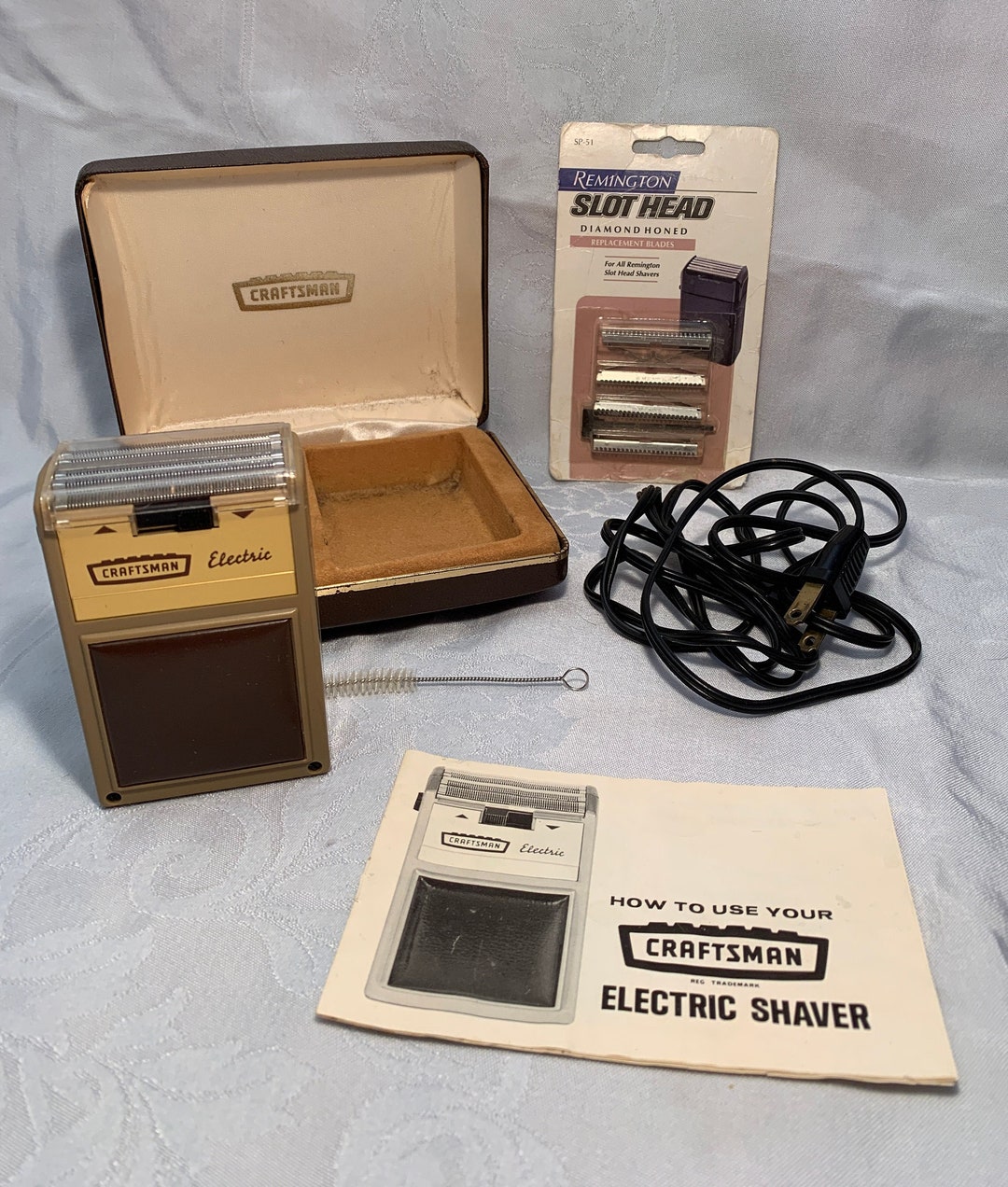 Vintage Craftsman Electric Shaver in Original Case W/cord. Made in