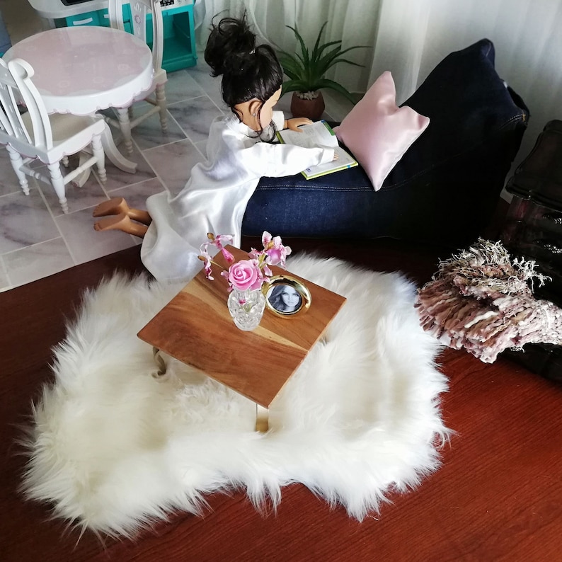 White, Fluffy Faux Fur, Sheep Skin Area Rug, 14 18 inch Doll Accessory, Home Accessory for Dolls, White Faux Fur Animal Skin Carpet Bild 1