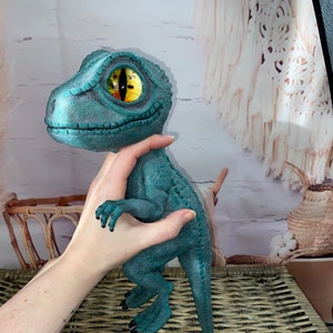 全身シリコン製ラプトル恐竜サカリ ヴェロキラプトル