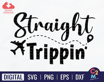 Pode incluir: Design preto e branco de um avião com uma linha pontilhada que leva a um alfinete, com o texto "Straight Trippin'" em uma fonte cursiva.