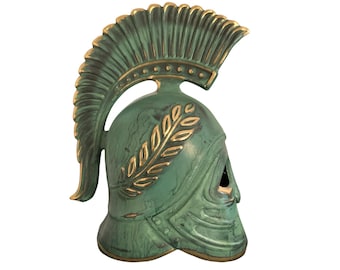 古代ギリシャのスパルタの青銅製兜（紋章付き）、戦争用兜の博物館