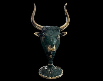 ギリシャ・ミノア文明の雄牛の像、雄牛の頭のブロンズ彫刻、ギリシャ