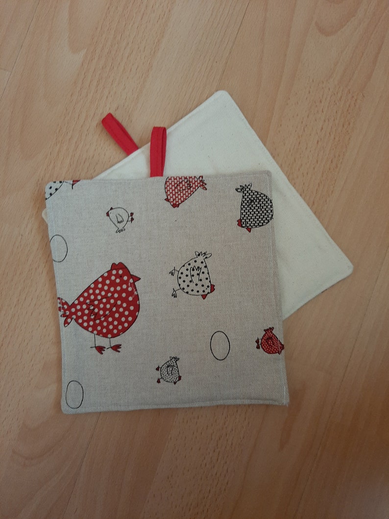 Pot holder, English designer fabric, Chicken Harriet, cooking, baking rotes Huhn o. links