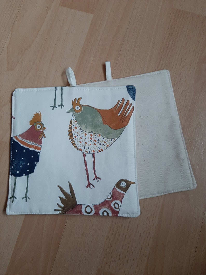 Pot holder, English designer fabric, Chicken Harriet, cooking, baking Harriet unten links