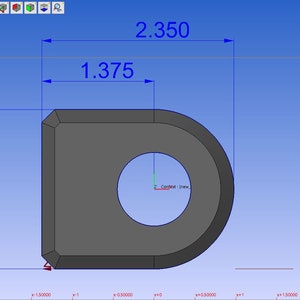 Puede incluir: Un modelo 3D de un anillo de metal gris con un di&aacute;metro de 4,95 cm y una abertura de 3,49 cm de ancho. El anillo tiene 5,97 cm de alto.