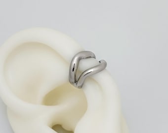 Wave Silver Ear Cuff, Stainless Steel, Non Pierced Cuff, Single Band Cuff, Helix Cuff, Ring C-shaped, Feminine Ear Cuff, Waterproof, Gifting