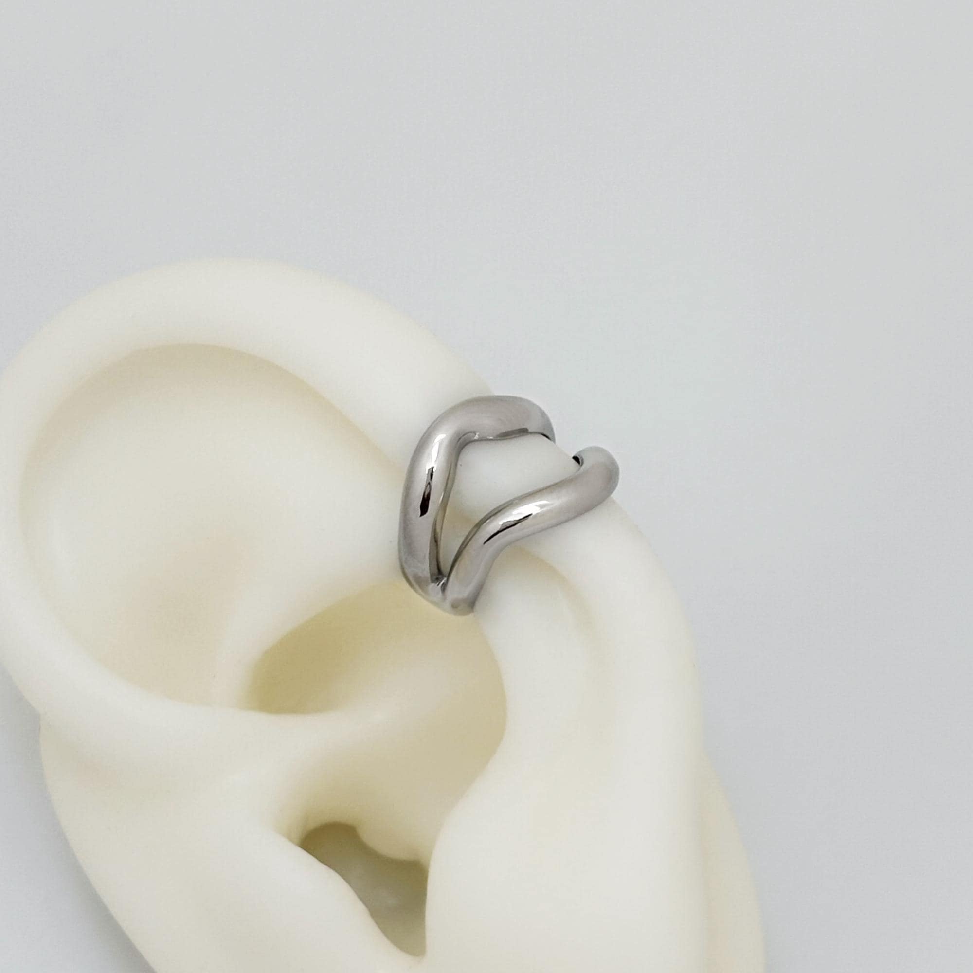 Wave Silver Ear Cuff, Stainless Steel, Non Pierced Cuff, Single Band Cuff, Helix Cuff, Ring C-shaped, Feminine Ear Cuff, Waterproof, Gifting