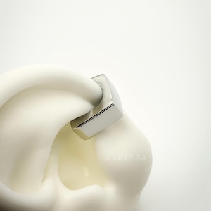 Bijou d'oreille carré audacieux, Acier inoxydable, brassard non percé, brassard simple, brassard de cartilage, anneau en forme de C, contour d'oreille élégant, résistant à la décoloration, imperméable