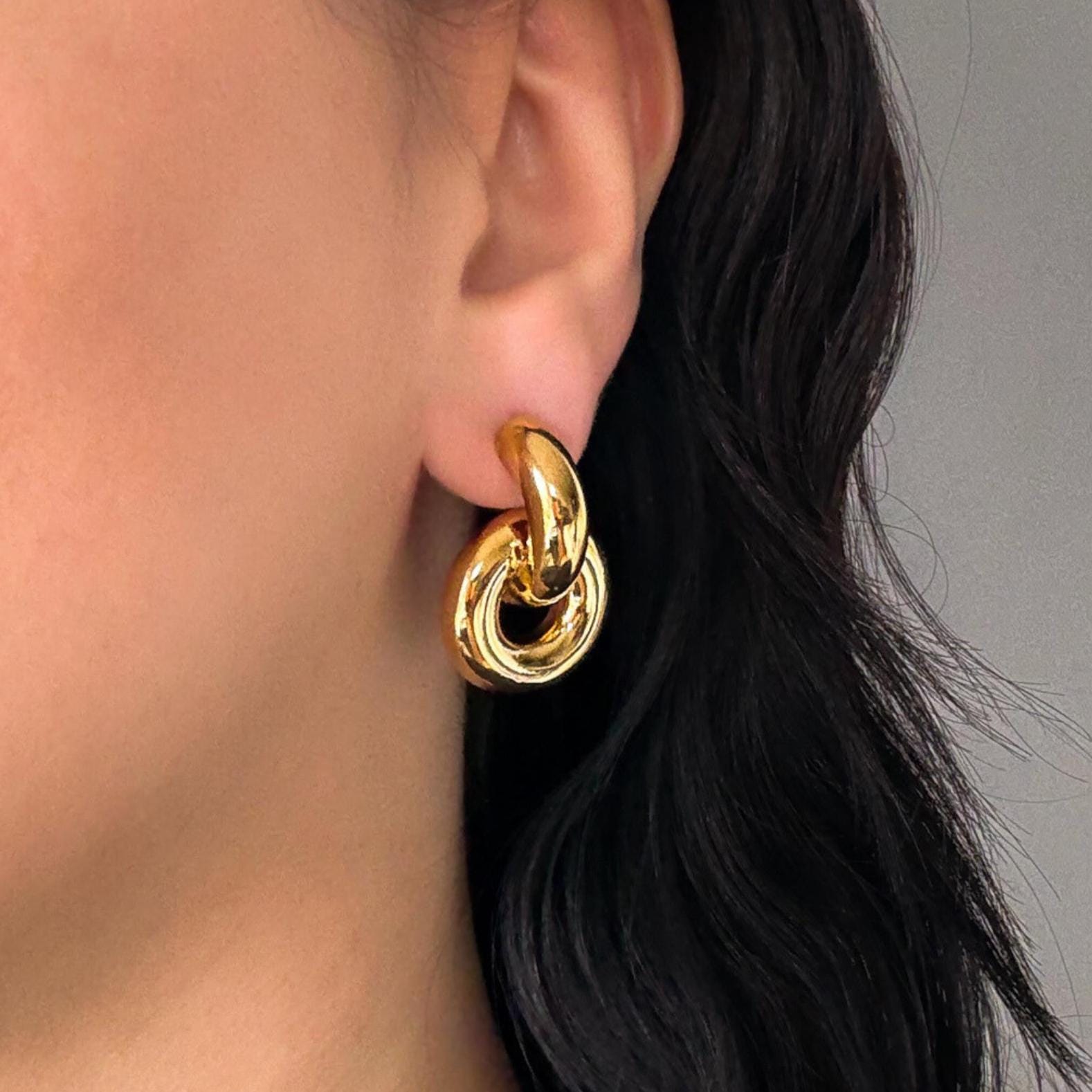 DESIGN stud earrings with small door-knocker design in gold tone DESIGN stud earrings with small door-knocker design in gold tone