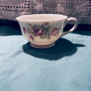 Vintage tea cup occupied, Japan