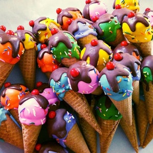 Ice Cream Cone Cake Pops (1) Dozen