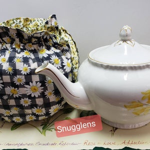 Handmade Fabric Drawstring Teapot Cozy-Insulated Teapot Cover in 5 Sizes-Teapot Warmer Gift For Tea Lovers-Daisy Teapot Cozy-SALE-SNUGGLENS