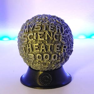 MST3K Mond Desktop Dekoration