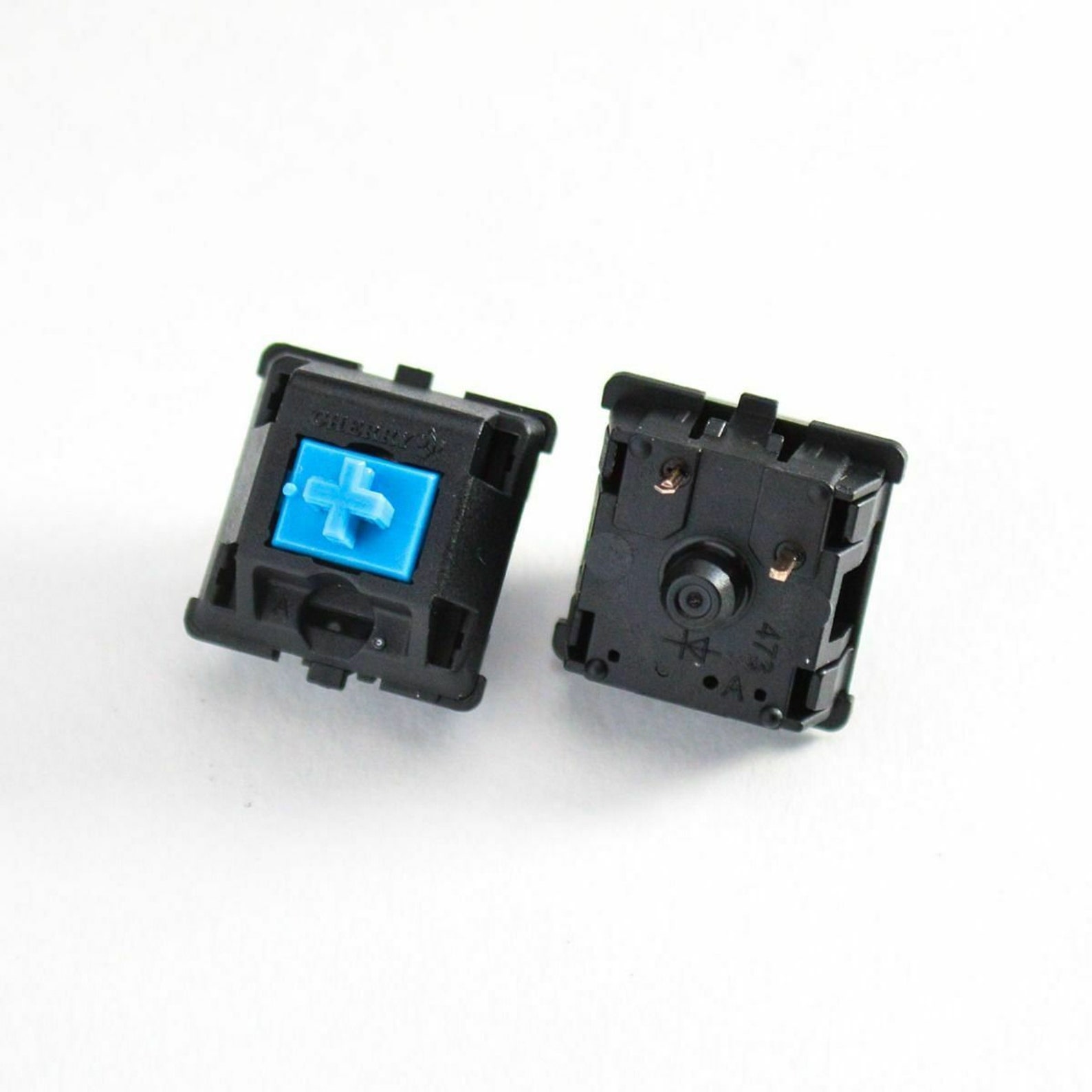 Key integrity. Cherry MX-Switch 5-Pin. Cherry MX Switch. Cherry Blue Switch. Cherry MX Blue.