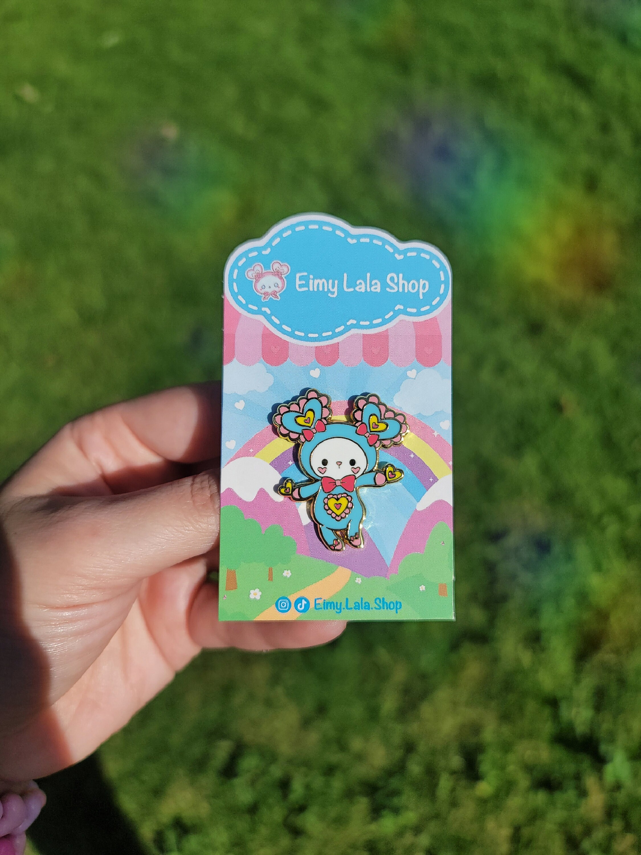 Heart Love - Sticker + Pin - Etsy