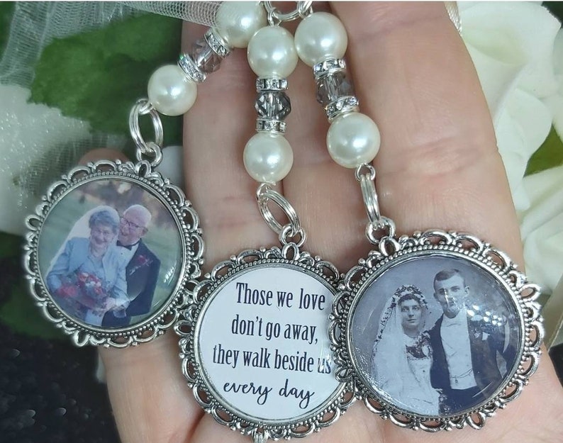 Bridal Those we love don't go away Gold Silver Photo wedding bouquet triple charm memory Personalised bride gift wedding party flower charm. imagem 1