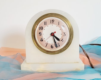 Antique 1920s Art Deco Tan Marble Desk / Mantle Clock - Doesn't