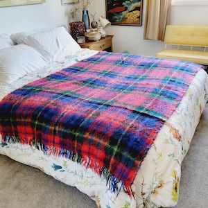 60s Red and Blue Plaid Mohair Wool Throw Blanket. Soft Vintage Blanket with Fringe. Small Americana Farmhouse Blanket. Classic Plaid Afghan