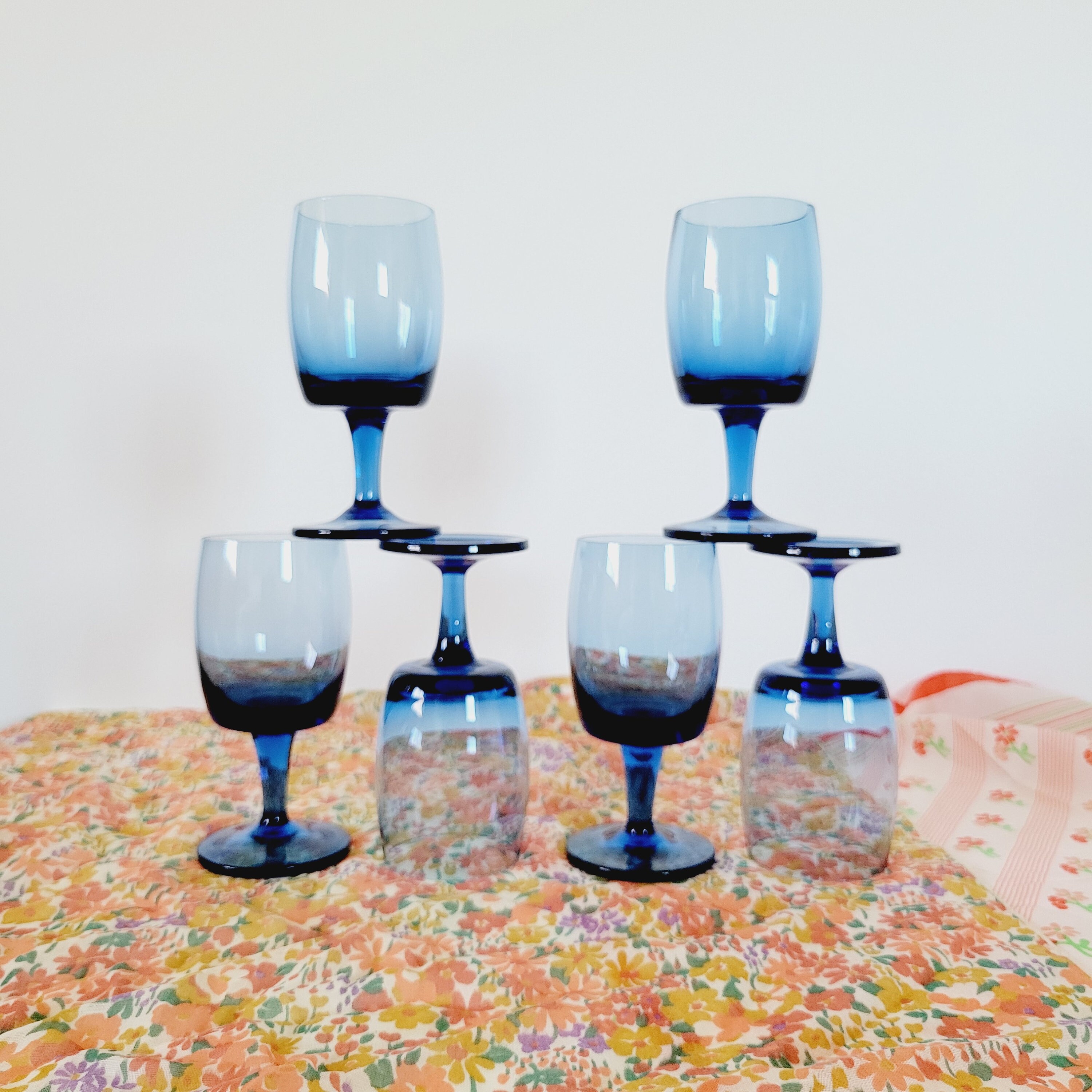 HKliving USA AGL4484 Retro Wine Glass with Blue Colored Stem