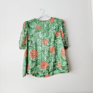 80s Flowy Lime Green Floral Patterned Blouse. Vintage Coral Flower Plus Sized Short Sleeve Top. Bright Maximalist Puff Sleeve Handmade Shirt