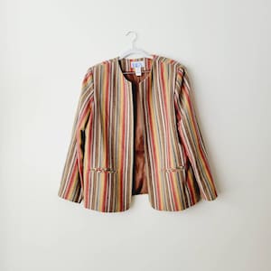 Vintage Regenbogen Gestreifter Frühlings Blazer. 90er Jahre Vertikal Gestreifte Jacke. Farbenfroher Business Casual Layering Blazer. Eleganter Kentucky Derby Blazer