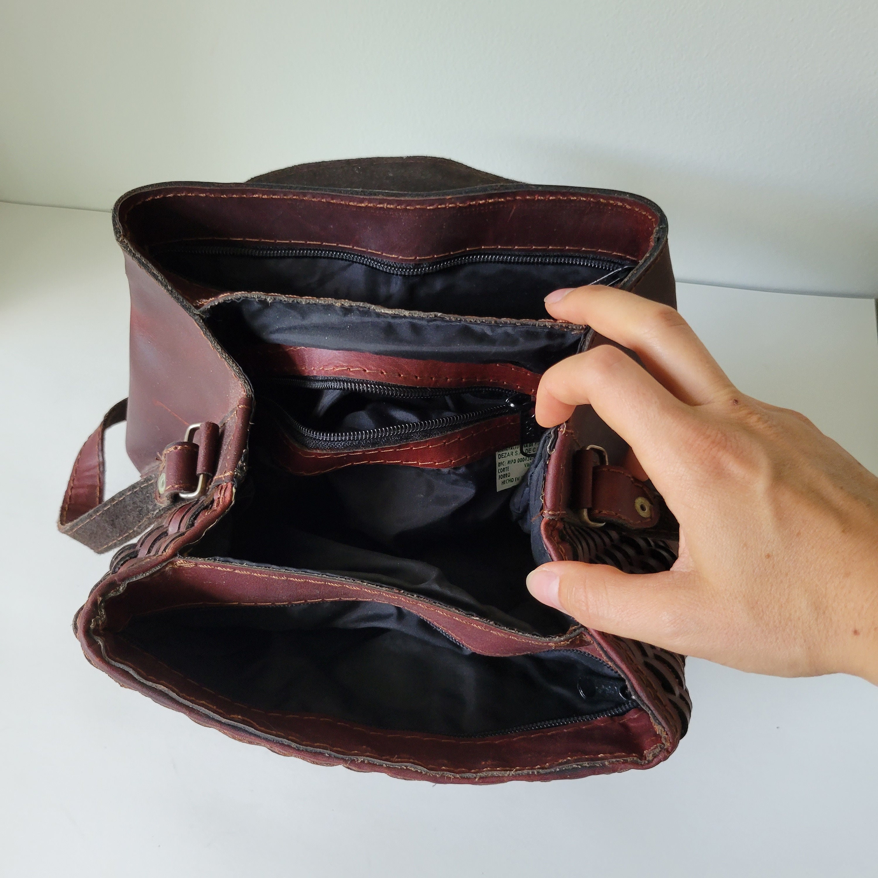 バッグ Vintage 90s Leather Body Bag il_fullxfull.3470994925_p8zf.jpg