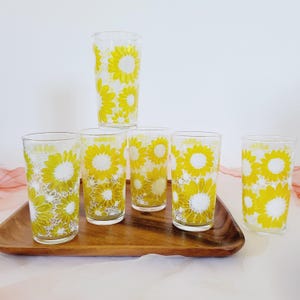 6 Hazel Atlas Sunny Floral Water Tumblers. Vintage Flower Power Highball Set. Sunflower Print Drinking Glasses. Retro Daisy Theme Tumblers