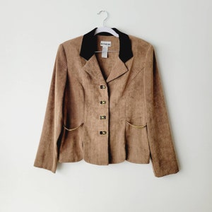 Blazer leggero bicolore vintage anni '90. Giacca preppy a zig zag marrone chiaro e nero. Blazer business casual di lusso e sobrio, perfetto per look a strati.