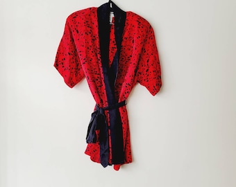 Mini bata de seda roja y negra, kimono con estampado dálmata de cachemir