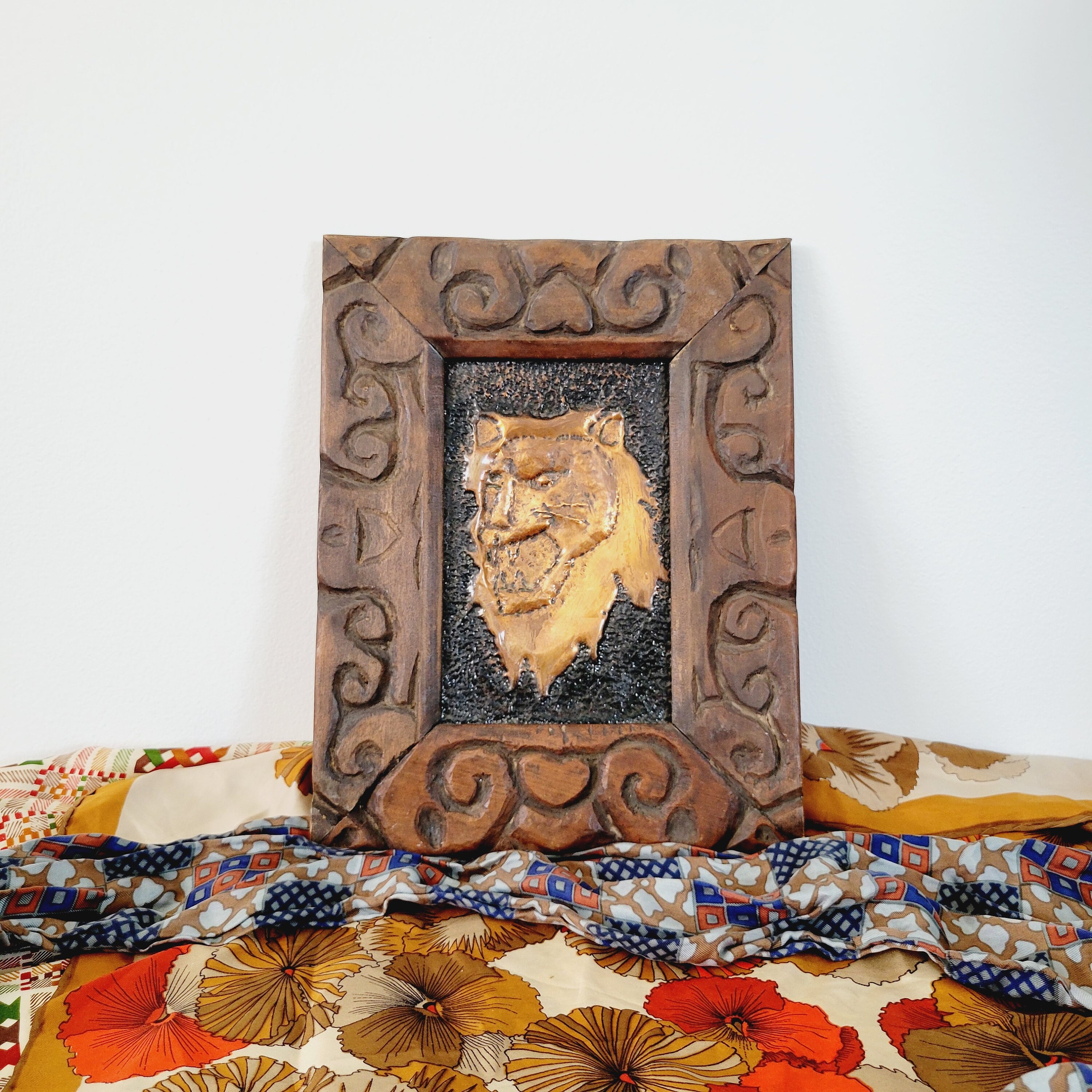 アフリカン　ライオン　木彫り 壁掛け　【価格交渉承ります】 70s Japanese Hammered Copper Lion Wall Art. Vintage Textured Metal