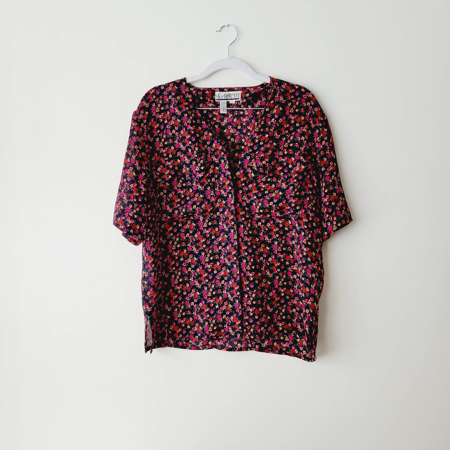 Ameri VINTAGE - アメリ DIANTHUS DECOLLETE BLOUSE Winn Desert Flower Shirt