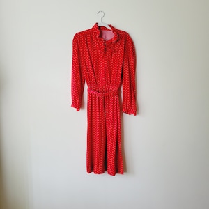 1970s Ditsy Print Red Midi Dress with Matching Belt. Vintage Ruffle Collar Shirtdress. Flirty Check Print Elastic Waist Date Night Dress